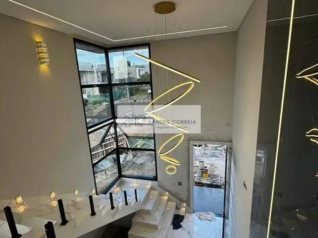Casa com 360m² 5 quartos e 7 banheiros, à venda, no bairro Conjunto Habitacional Alexandre Urbanas em Londrina