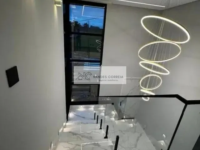 Casa com 360m² 5 quartos e 7 banheiros, à venda, no bairro Conjunto Habitacional Alexandre Urbanas em Londrina
