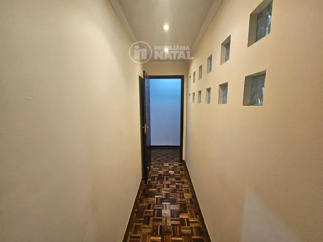 Casa com 300m² 3 quartos e 2 banheiros, à venda, no bairro Jardim Agari em Londrina