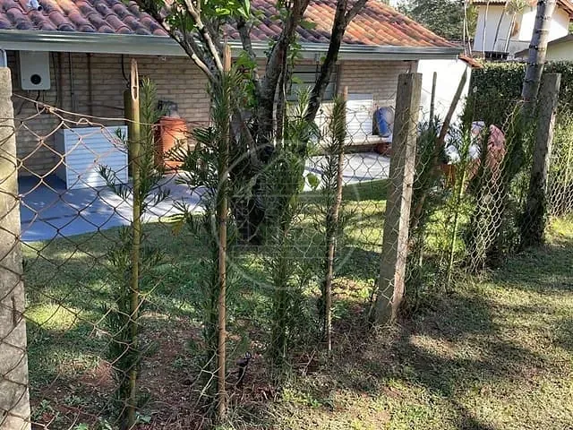 Casa com 1500m² 6 quartos e 3 banheiros, à venda, no bairro Parque das Laranjeiras em Itatiba