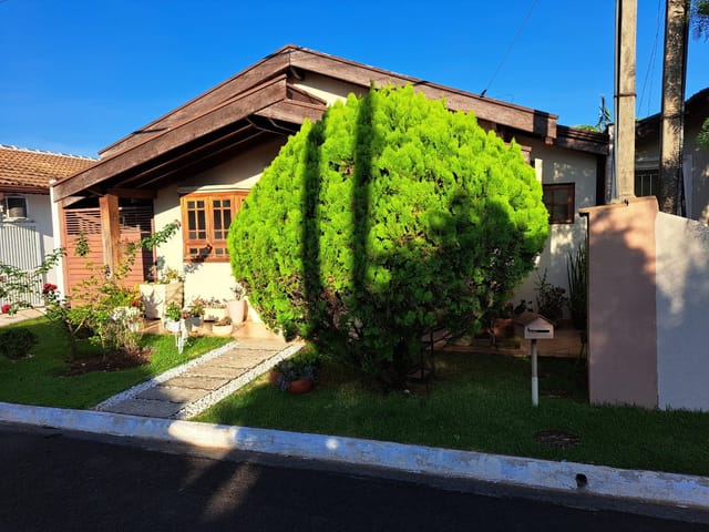 Casa com 310m² 3 quartos e 1 banheiro, à venda, no bairro Vila Nova em Louveira