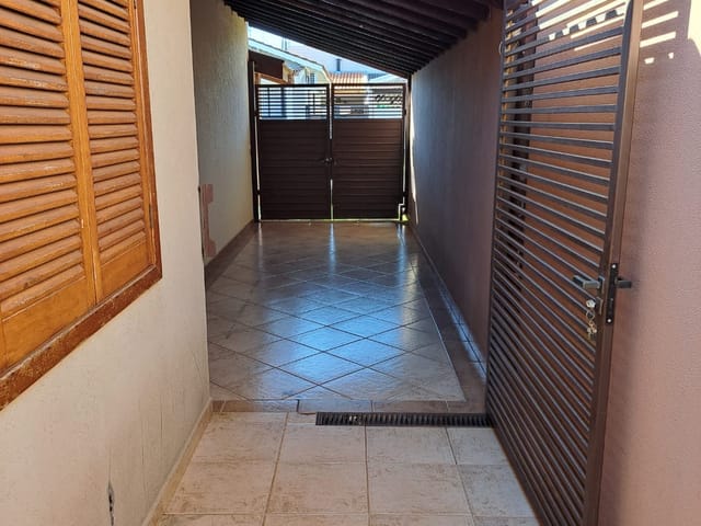 Casa com 310m² 3 quartos e 1 banheiro, à venda, no bairro Vila Nova em Louveira