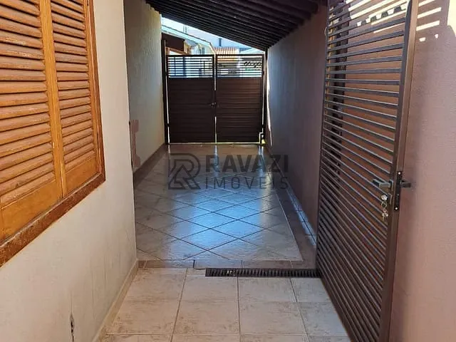 Casa com 310m² 3 quartos e 1 banheiro, à venda, no bairro Vila Nova em Louveira