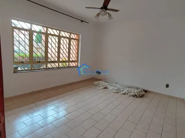 Casa com 250m² 3 quartos e 1 banheiro, para alugar, no bairro Jardim Santa Rita em Indaiatuba