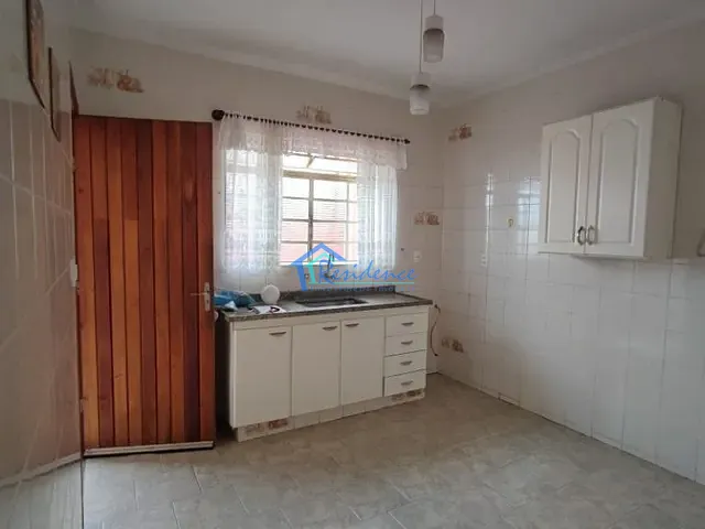 Casa com 250m² 3 quartos e 1 banheiro, para alugar, no bairro Jardim Santa Rita em Indaiatuba