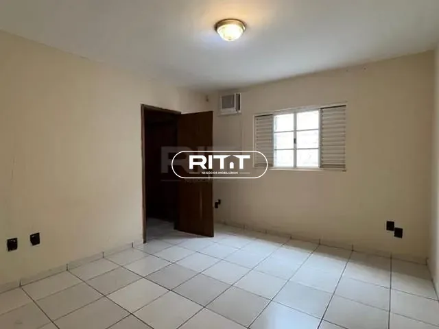 Casa com 250m² 4 quartos e 3 banheiros, à venda, no bairro Vila Campos Sales em Campinas