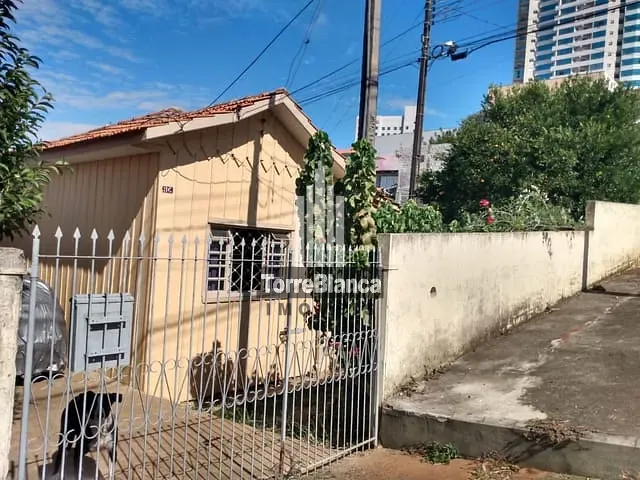 Casa com 363m² 2 quartos e 1 banheiro, à venda, no bairro Olarias em Ponta Grossa