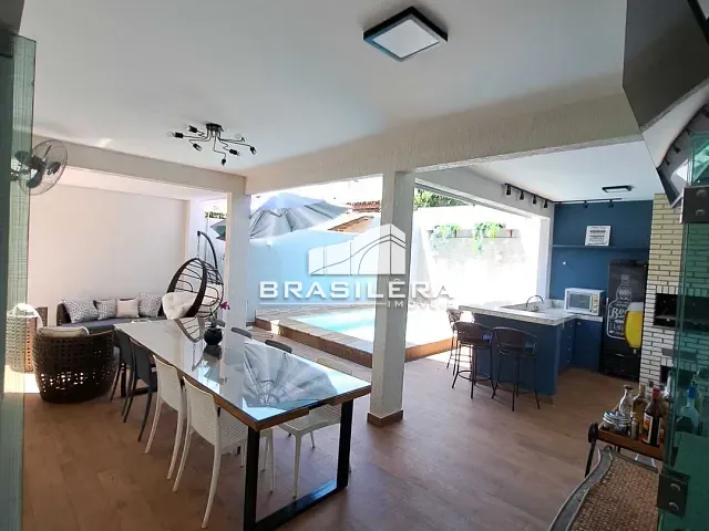 Casa 3 quartos e 5 banheiros, à venda, no bairro Loteamento Portal do Sol II em Goiânia