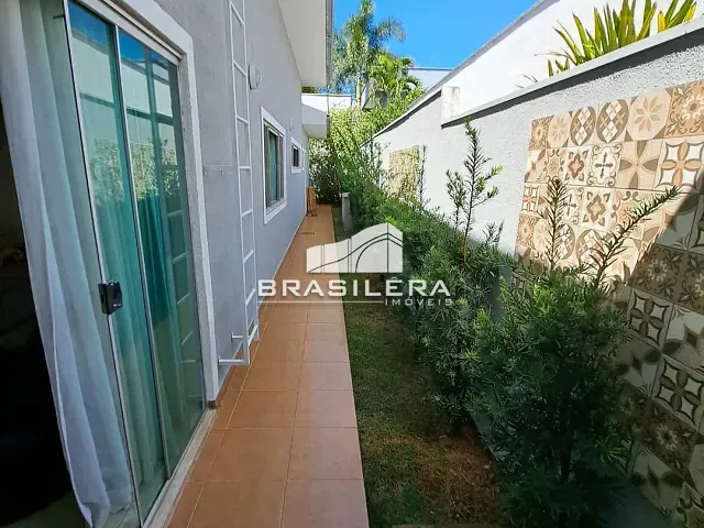 Casa 3 quartos e 5 banheiros, à venda, no bairro Loteamento Portal do Sol II em Goiânia