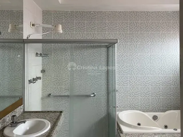 Casa com 337m² 4 quartos e 5 banheiros, à venda, no bairro Monte Castelo em Teresina