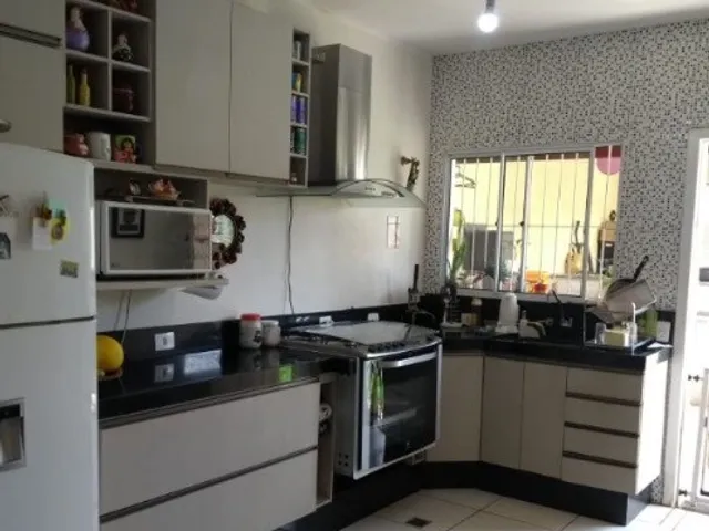 Casa 3 quartos e 2 banheiros, à venda, no bairro Villa Di Cesar em Mogi das Cruzes