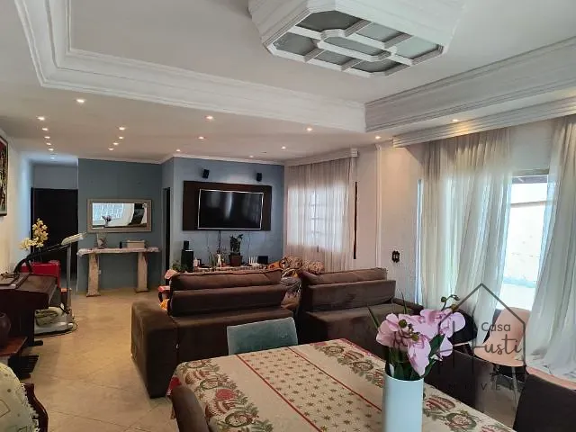 Casa com 1200m² 4 quartos e 3 banheiros, à venda, no bairro Jardim Pioneiro em Cotia
