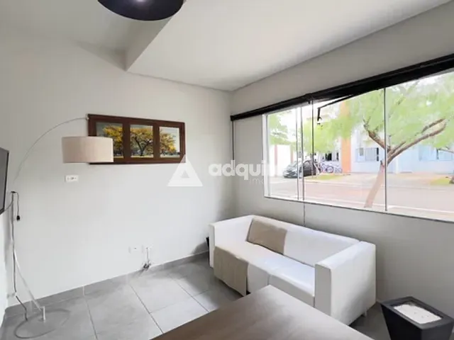 Sobrado 1 quarto e 1 banheiro, à venda ou para alugar, no bairro Uvaranas em Ponta Grossa