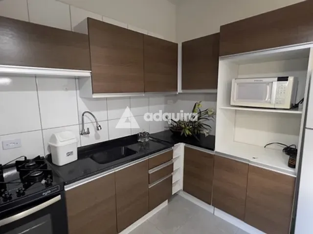 Sobrado 1 quarto e 1 banheiro, à venda ou para alugar, no bairro Uvaranas em Ponta Grossa