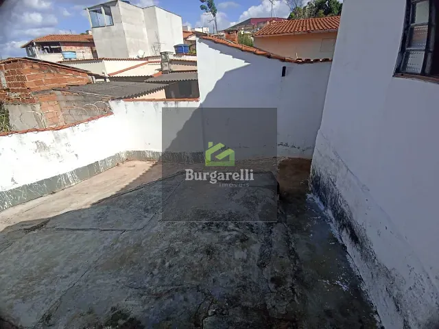 Casa 2 quartos e 1 banheiro, para alugar, no bairro Jardim Fabiana em Lavras