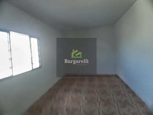 Casa 2 quartos e 1 banheiro, para alugar, no bairro Jardim Fabiana em Lavras