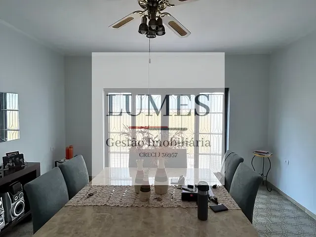 Casa 4 quartos e 2 banheiros, à venda, no bairro Vila Frezzarim em Americana