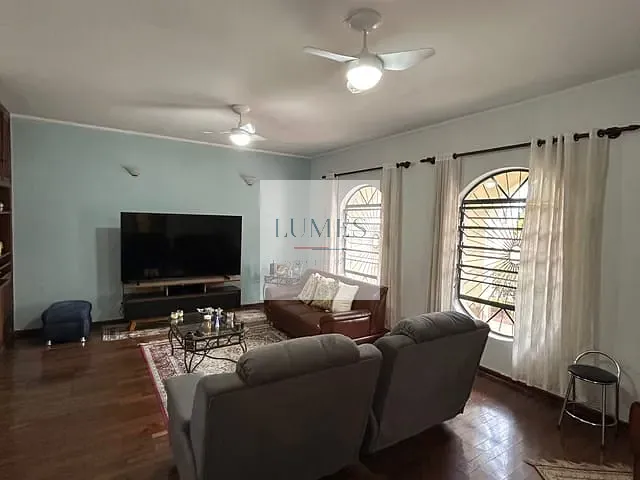 Casa 4 quartos e 2 banheiros, à venda, no bairro Vila Frezzarim em Americana