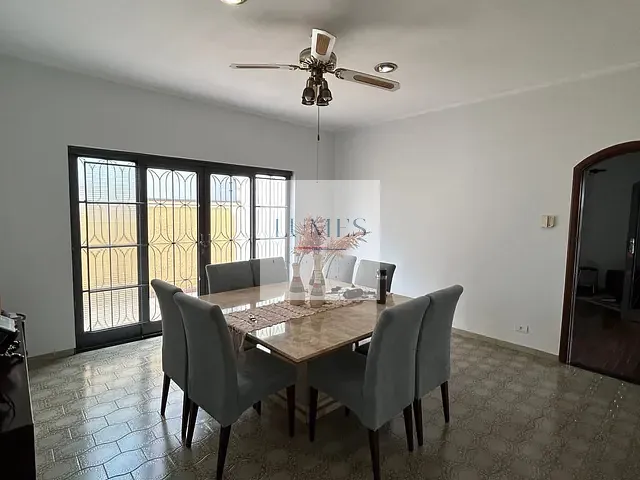 Casa 4 quartos e 2 banheiros, à venda, no bairro Vila Frezzarim em Americana