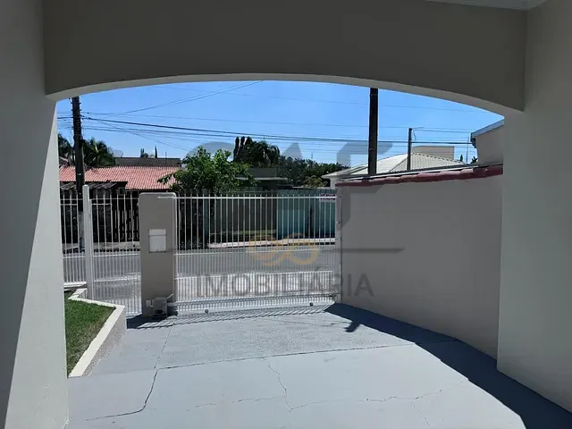 Casa com 263m² 3 quartos e 2 banheiros, à venda, no bairro Morada das Flores em Holambra
