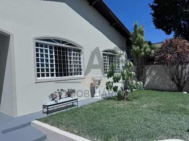 Casa com 263m² 3 quartos e 2 banheiros, à venda, no bairro Morada das Flores em Holambra