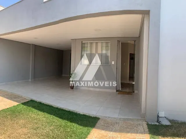 Casa com 200m² 3 quartos e 2 banheiros, à venda, no bairro Morada do Sol em Bom Despacho