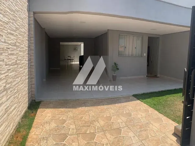 Casa com 200m² 3 quartos e 2 banheiros, à venda, no bairro Morada do Sol em Bom Despacho