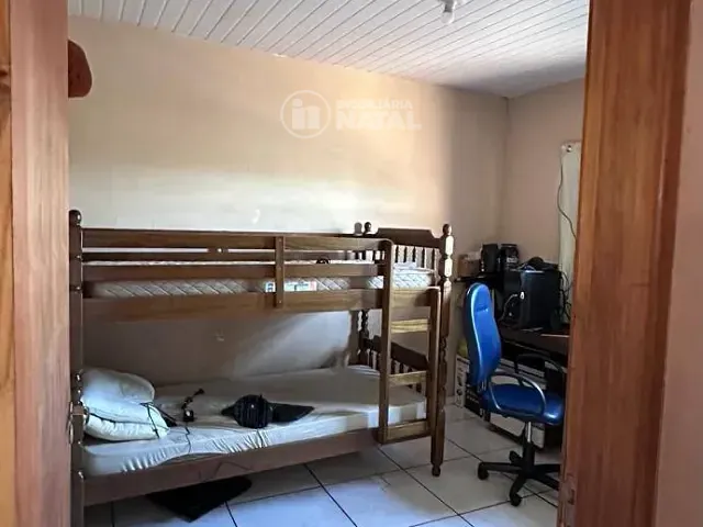 Casa com 234m² 3 quartos e 2 banheiros, à venda, no bairro Carlota em Londrina