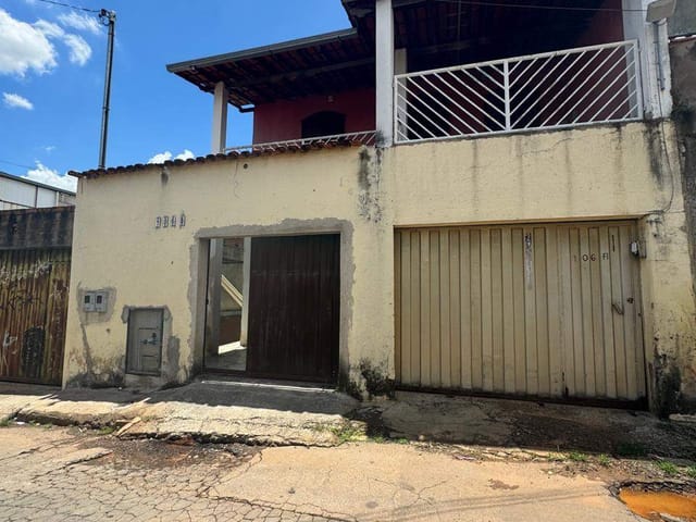 Casa 4 quartos e 2 banheiros, à venda, no bairro Tupi B em Belo Horizonte