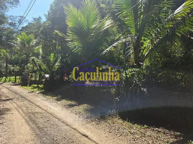 Casa com 833m² 1 quarto e 1 banheiro, à venda, no bairro Santana da Barra em Barra do Piraí