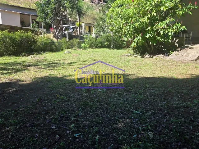 Casa com 833m² 1 quarto e 1 banheiro, à venda, no bairro Santana da Barra em Barra do Piraí
