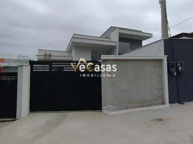 Casa 2 quartos e 2 banheiros, à venda, no bairro Maria Turri em Rio das Ostras
