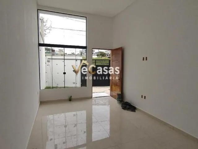 Casa 2 quartos e 2 banheiros, à venda, no bairro Maria Turri em Rio das Ostras