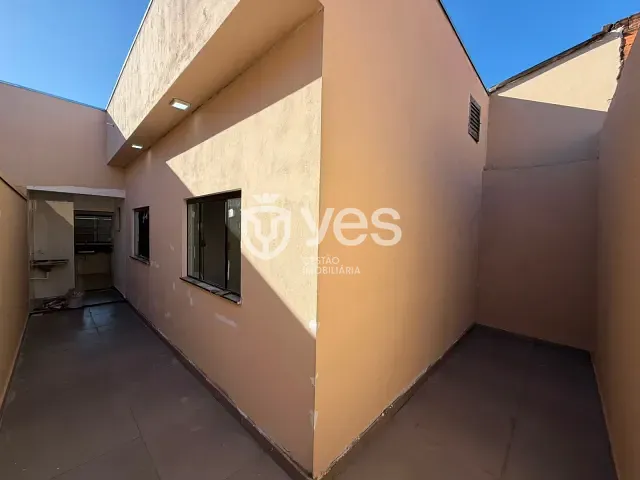 Casa 2 quartos e 1 banheiro, à venda, no bairro Loteamento Novo Horizonte em Araxá