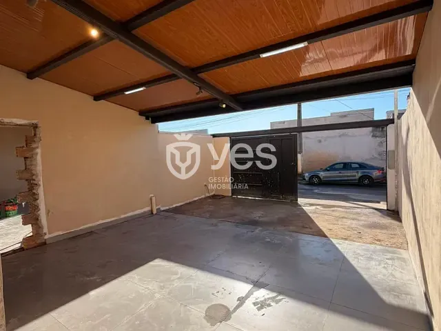 Casa 2 quartos e 1 banheiro, à venda, no bairro Loteamento Novo Horizonte em Araxá