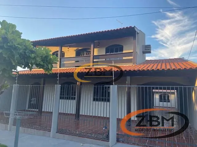 Casa com 300m² 3 quartos e 2 banheiros, à venda, no bairro São Pedro em Londrina