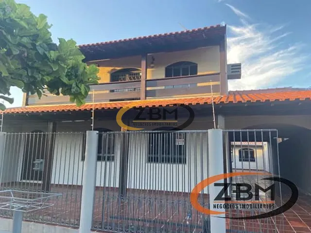 Casa com 300m² 3 quartos e 2 banheiros, à venda, no bairro São Pedro em Londrina