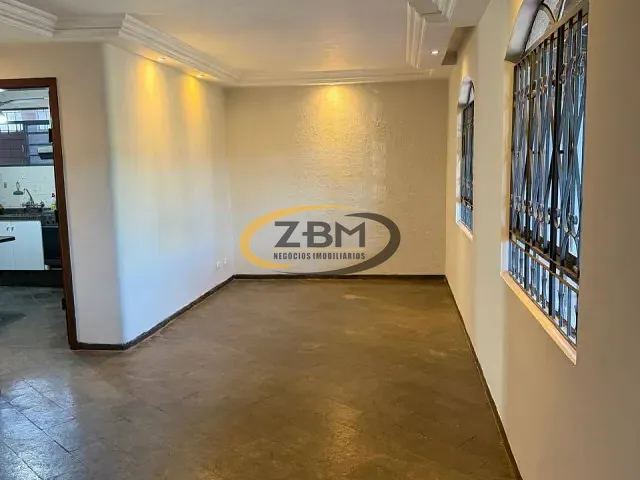 Casa com 300m² 3 quartos e 2 banheiros, à venda ou para alugar, no bairro São Pedro em Londrina