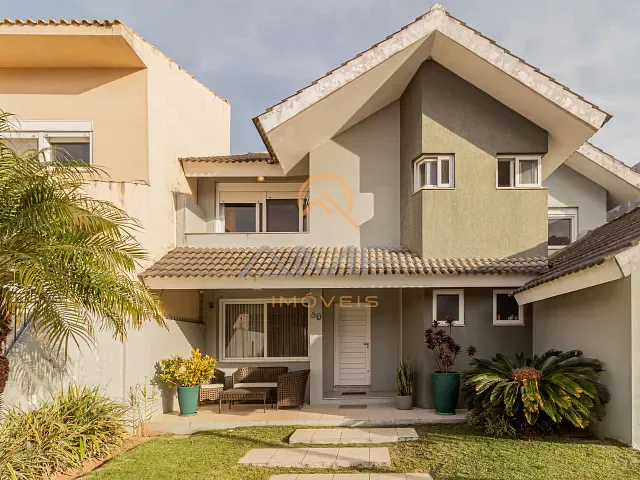 Casa 3 quartos e 4 banheiros, à venda, no bairro Laranjal em Pelotas