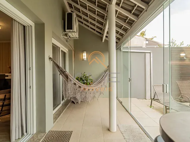Casa 3 quartos e 4 banheiros, à venda, no bairro Laranjal em Pelotas