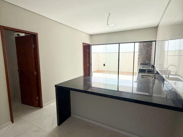 Casa com 150m² 3 quartos e 3 banheiros, à venda, no bairro Vale das Palmeiras em Macaé