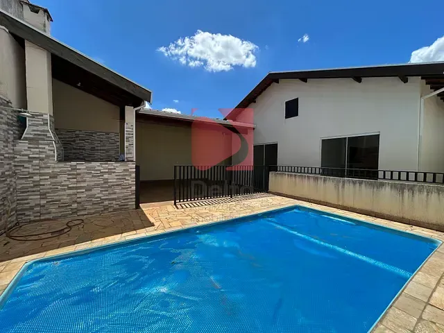 Casa 3 quartos e 3 banheiros, à venda, no bairro Jardim Morumbi em Pirassununga