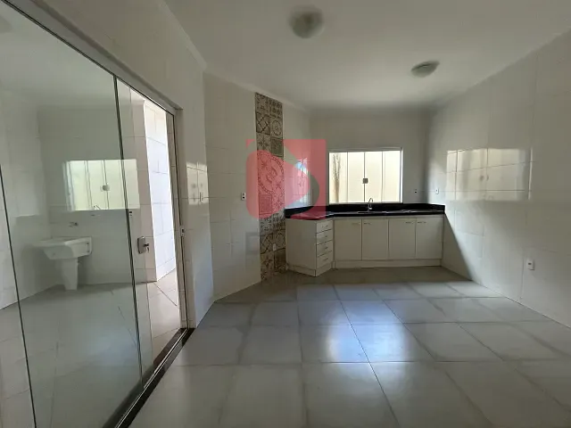 Casa 3 quartos e 3 banheiros, à venda, no bairro Jardim Morumbi em Pirassununga