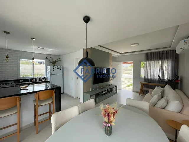 Casa com 250m² 3 quartos e 2 banheiros, à venda, no bairro Marambaia em Vinhedo