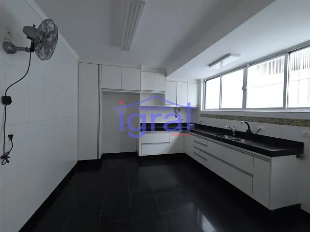 Casa com 284m² 4 quartos e 5 banheiros, à venda ou para alugar, no bairro Vila Santo Estéfano em São Paulo