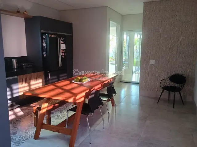 Casa com 581m² 2 quartos e 3 banheiros, à venda, no bairro Condomínio Portal do Sol em Holambra