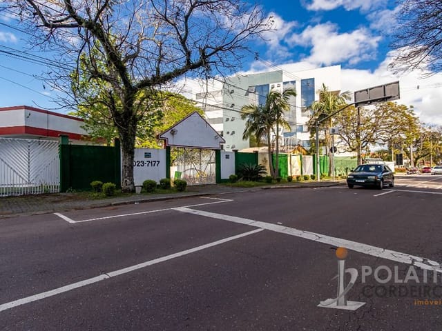 Prédio com 2028m², para alugar, no bairro Bacacheri em Curitiba