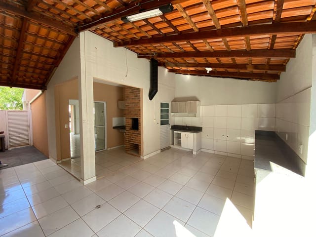 Foto do Casa - Casa para locação, Ribeirão do Lipa, Cuiabá-MT, Cond. Village do Bosque, em frente ao FLORAIS DOS LAGOS, 120 m² úteis, 3/4 sendo 1 suíte, Espaço goumert. | Lyah Jaudy Imóveis