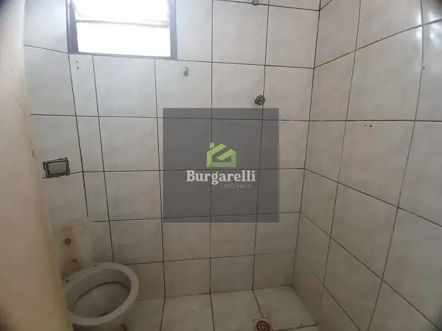 Casa 2 quartos e 1 banheiro, para alugar, no bairro Jardim Fabiana em Lavras