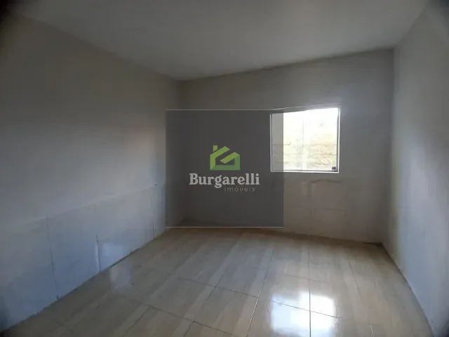 Casa 2 quartos e 1 banheiro, para alugar, no bairro Jardim Fabiana em Lavras